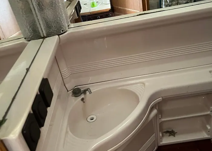 Kemping Przyczepa Hobby 460 W Debkach Dębki